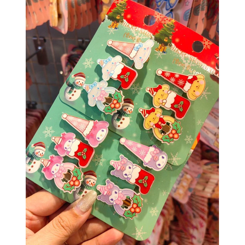 กิ๊ฟคริสต์มาส ชิคคุ sanrio คริสต์มาส 15บาท 1แผงได้3ชิ้น ขายยกแพค12แผง น่ารักมากๆ 1แพคได้36ชิ้น คละลาย