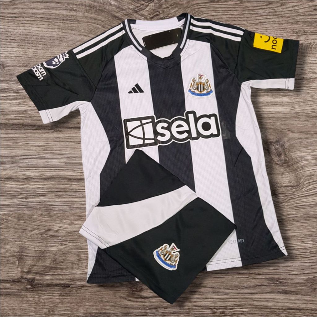 ชุดฟุตบบอล Newcastle รุ่นใหม่ลา่าสุด 2024-25 ชุดผู้ใหญ่ ไซส์ M - L - XL (เสื้อ + กางเกง)