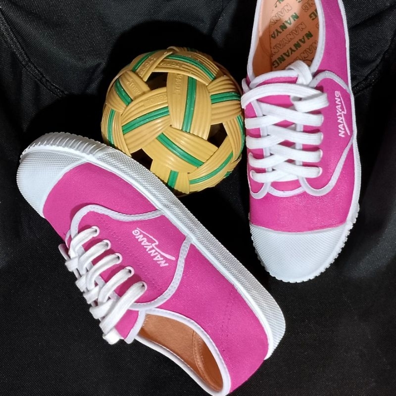 รองเท้านันยางเพ้นท์สี ชมพู Nanyang Custom paint Pink