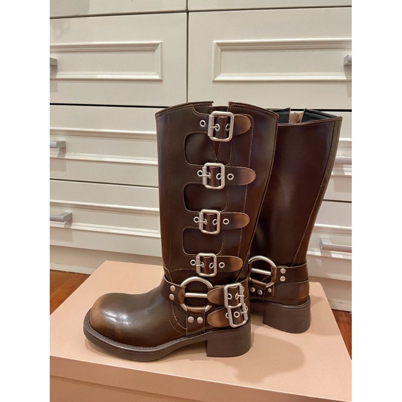 รองเท้าบูทสูงสีน้ำตาล สไตล์ miumiu