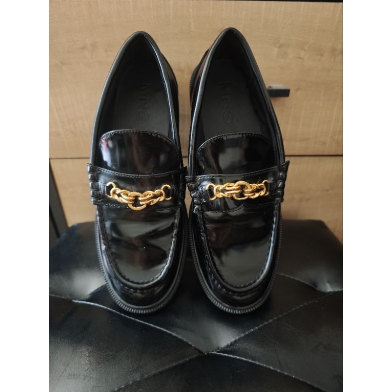 รองเท้าหนังทรง #Loafer MANGO size40...........