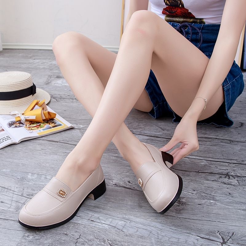 รองเท้าคัชชูหนังนิ่มหัวมน ส้นตึก สูง3-5 cm  2507