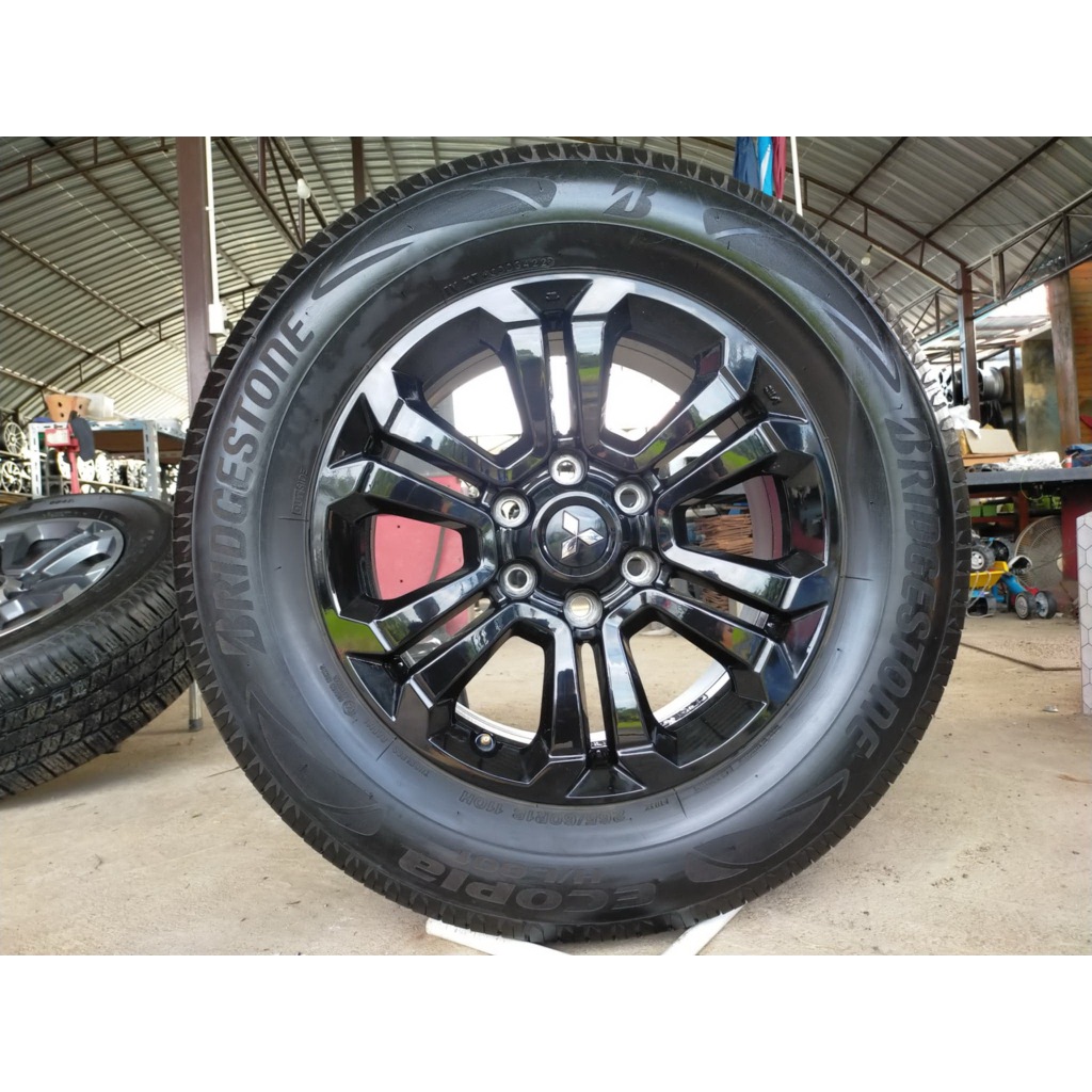 แม็กมิตซู ขอบ18 พร้อมยางบริสโตน 265 60 18 ปี22 ยางสวยตามรูป ใส่ triton ปาเจ