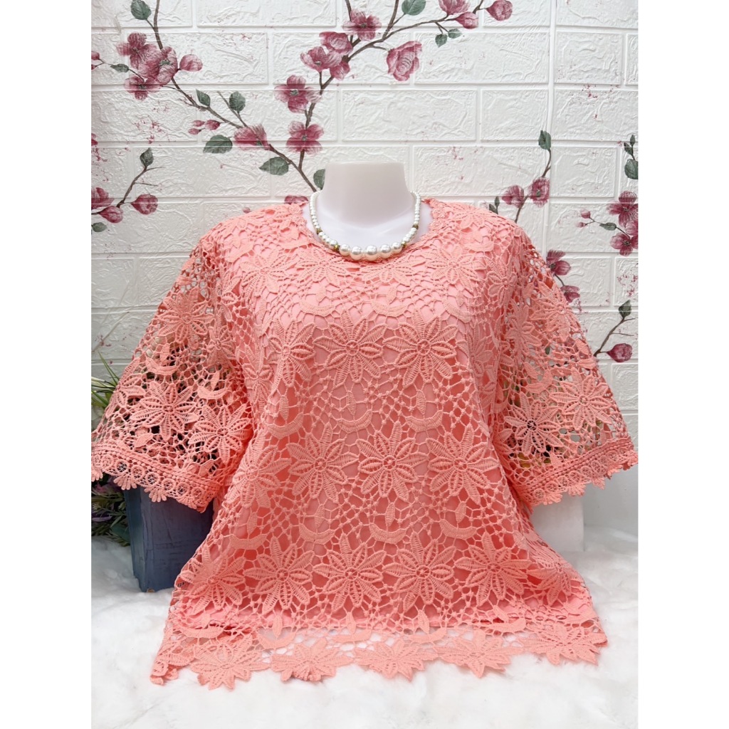 เสื้อลูกไม้อก38-42/44-46ยาว24นิ้วฟรีไซส์มีซับในใส่สบาย ลูกไม้หน้าหลัง แบบสวม คอกลมผ้าดีใส่งานบุญงานแต่ง