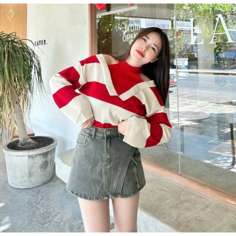 พร้อมส่ง* เสื้อแขนยาวผ้าไหมพรม เปิดไหล่ ลายทาง