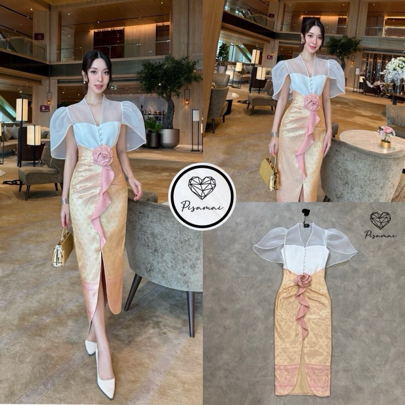 M1 งานป้าย Pisamai Set ชุดเซ็ทลายไทยเสื้อ + ผ้าถุงสีชมพูผ่าหน้า + เข็มกลัด สำหรับผู้หญิง เสื้อผ้าแฟชั่นผู้หญิง ไซส์ S-L