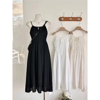 เดรสสายเดี่ยวสม็อคเอว มีซับในแบบไม่เต็มตัว