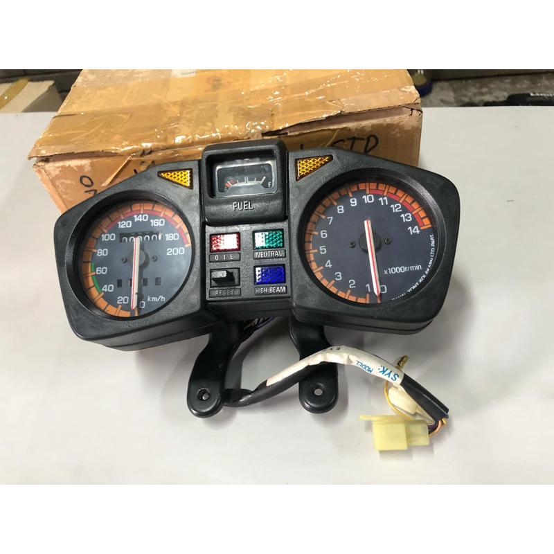 เรือนไมล์  RXZ   สินค้าได้ตามรูป ชุดละ