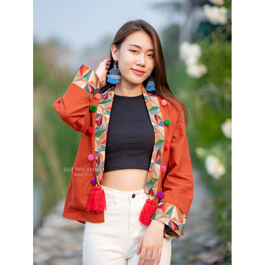 เสื้อคลุมผ้าฝ้ายพื้เมืองลายกราฟฟิก แต่งพู่ปอมๆ