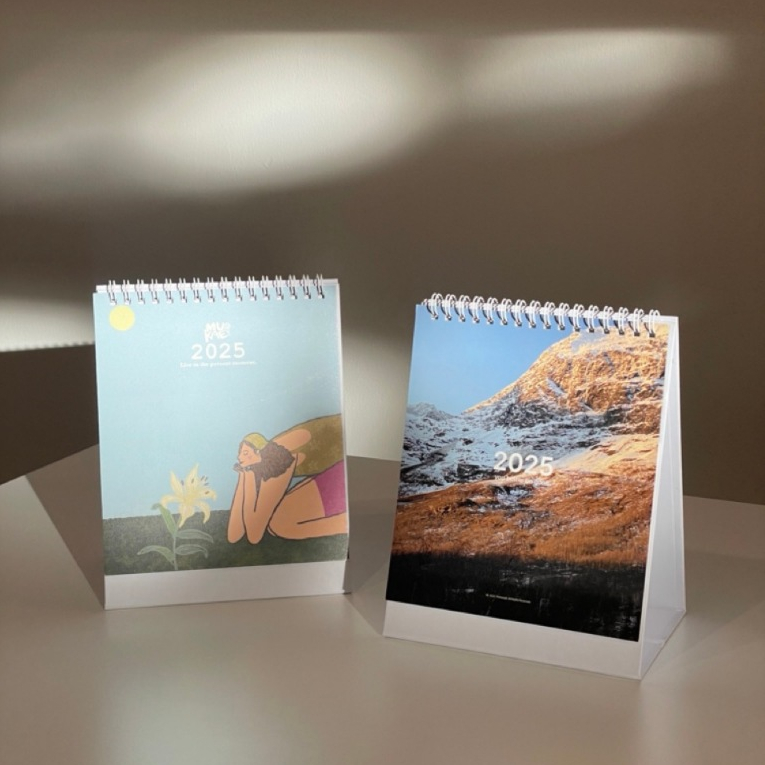 [พร้อมส่ง!] tothewall & mukae ปฏิทิน 2568 calendar 2025 ปฏิทินตั้งโต๊ะ มีวันหยุดไทย แต่งห้องมินิมอล