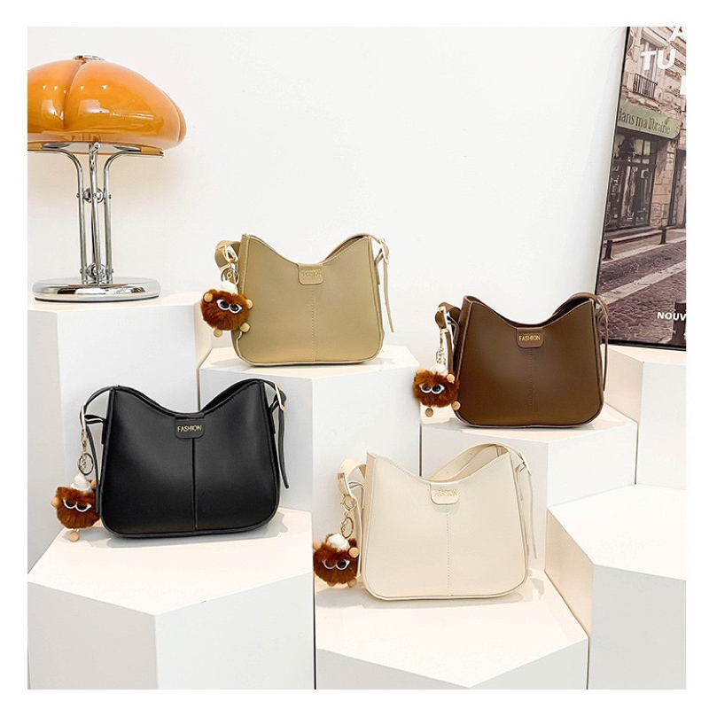 กระเป๋าสะพายข้าง สไตล์เกาหลี กระเป๋าแฟชั่น  จุกของได้เยอะ  มีซิป(ไม่มีพวงกุญแจ)6228