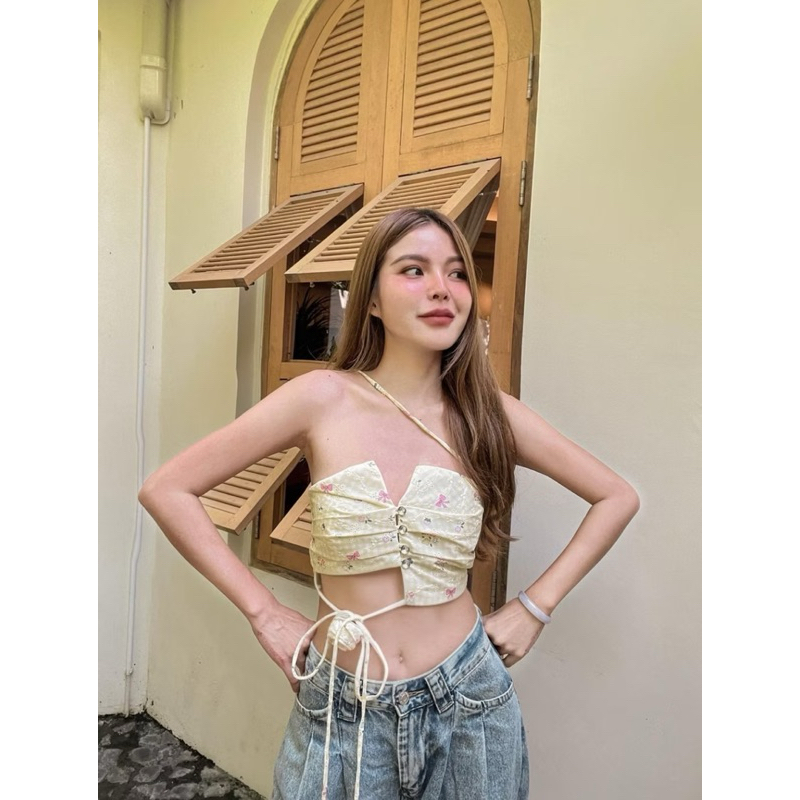 [𝑛𝑒𝑤✨] ชุดเกาะอกกุหลาบ Pitcha brand สีเหลือง