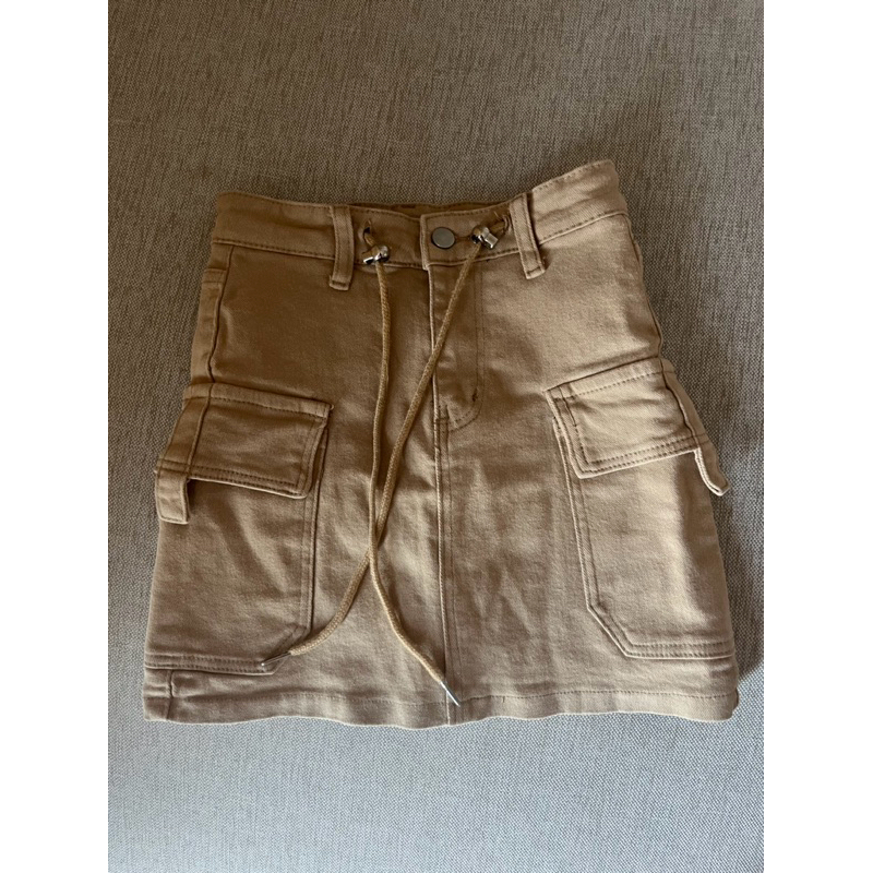 ส่งต่อกระโปรงคาร์โก้ Jiranan studio