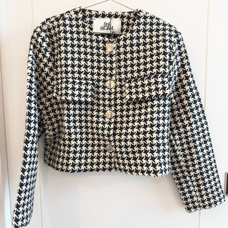 NEW IN PACK - BNK MILAN TWEED JACKET สี SECRET VANILLA เสื้อคลุมผ้าทวีต แต่งดีเทลกระเป๋า อะไหล่กระดุ