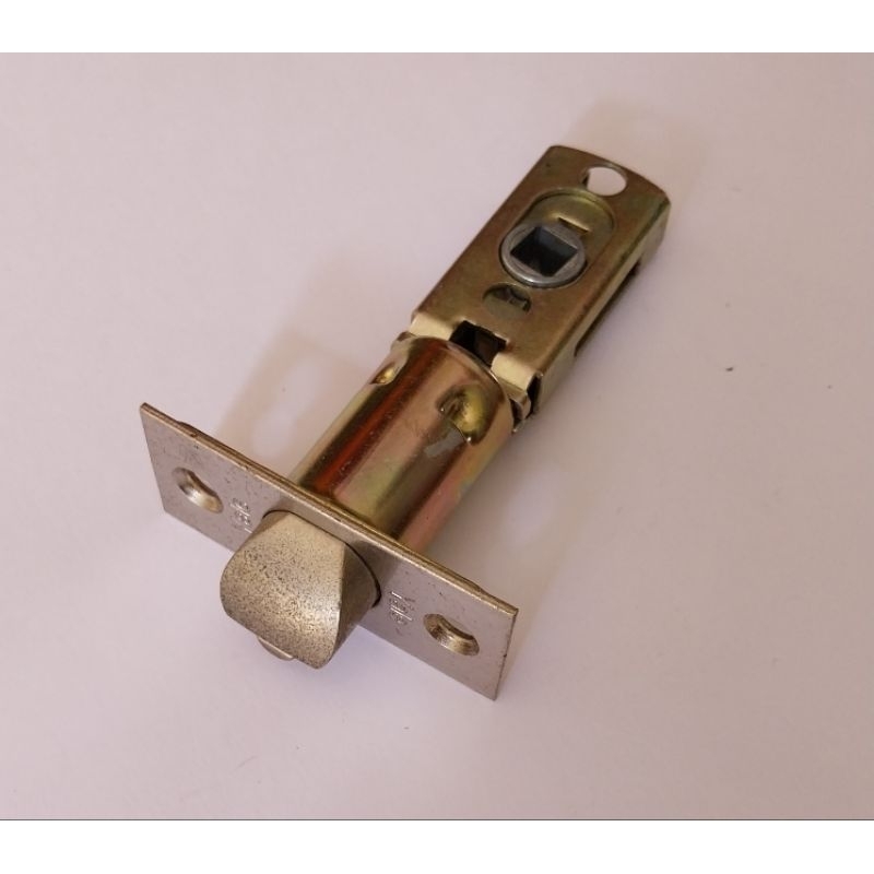 เดือยลูกบิดและลิ้นลูกบิดประตูเขาควายหรือก้านโยกมีขนาด 60-70 มมยี่ห้อ Yale,NRHและ EXPO มีทั้งรมดำและส