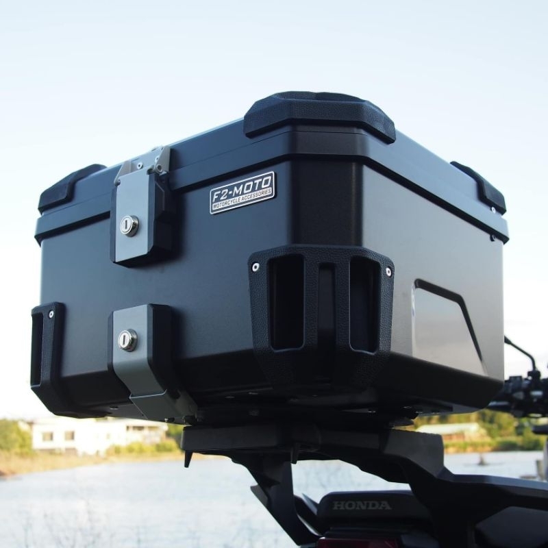 🔥พร้อมส่ง🔥 กล่องABS 50L F2MOTO กล่องท้ายมอเตอร์ไซค์ กล่องหลังมอเตอร์ไซค์ พร้อมของแถมอินเนอร์ เบาะพิง