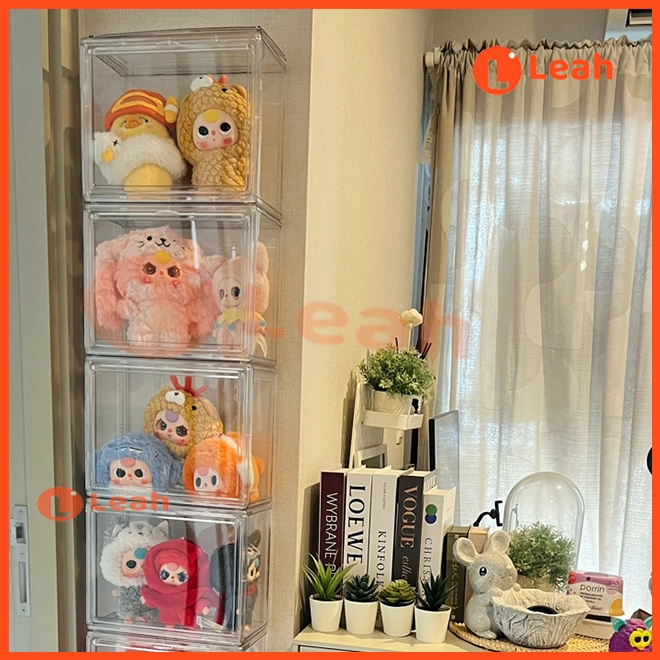 Baby three rabbit town/Pimomo ตู้โชว์โมเดลสามชั้น แบบสูง สีไปร่งใส ฝาปิดแม่เหล็ก สามาถติดกับผนังได้