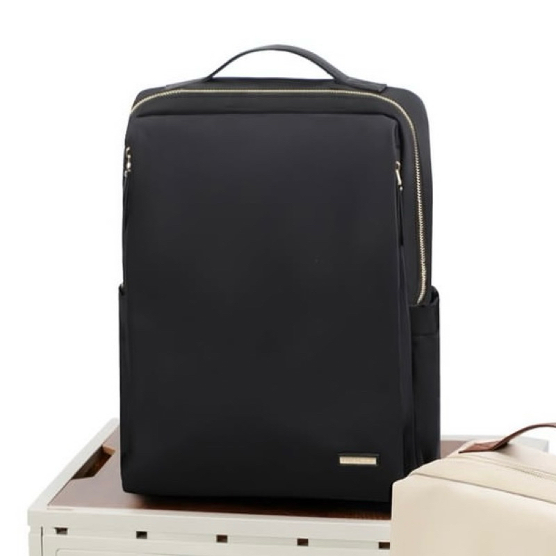 FULL DESIGN Hillary กระเป๋าเป้ กันน้ำ สีดำ