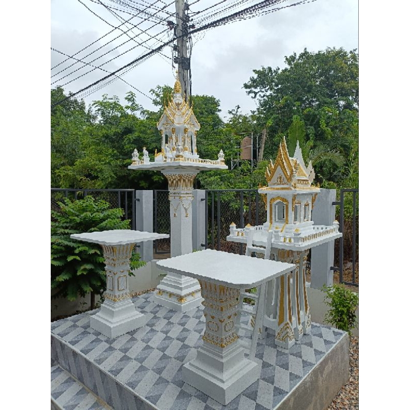 ศาลมาลัย3ชั้นพร้อมเจ้าที่และโต๊ะไหว้ ร้านติดตั้งให้  มีของแถมน้าา  {งดสั่งเล่นนะจ๊ะ} ค่าส่งทักแชทสอบถามก่อนนะค่ะ