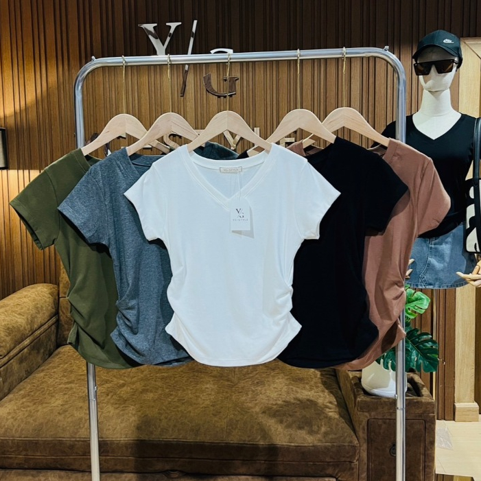 เสื้อยืดคอวี่ จั๊มข้าง เสื้อยืดใส่สบาย เสื้อคอวี Tshirt ผู้ หญิง Clothing