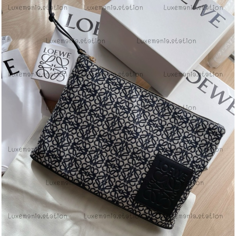 : New!! Loewe Anagram Jacquard Pouch ก่อนกดสั่งรบกวนทักมาเช็คสต๊อคก่อนนะคะ