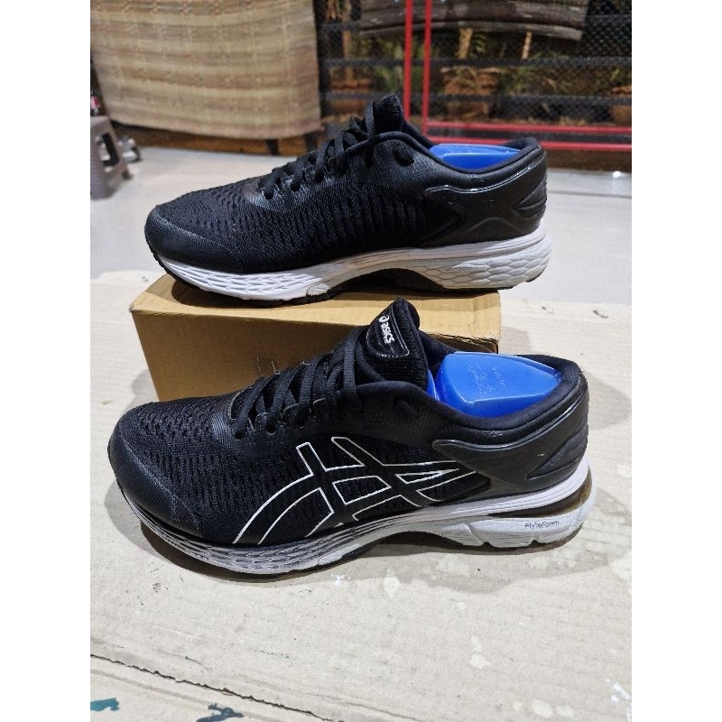 รองเท้าวิ่งมือสอง asics gel-kayano25 ไซด์ 40.5/255 extra wide