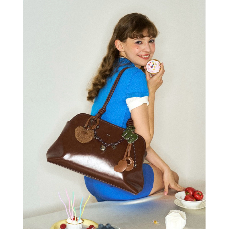 New Muva | muva Jumbo knotshoulder bag กระเป๋าสะพายไหล่หนัง PU