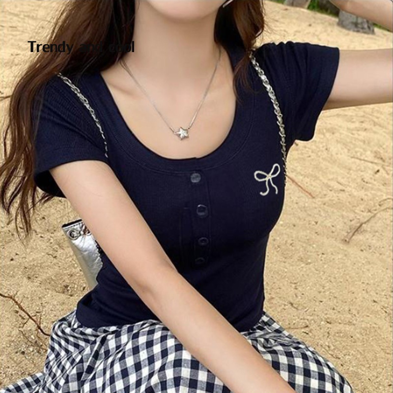 พร้อมส่งจากกทม เสื้อยืดผู้หญิง/แขนสั้นรอบคอ ทรงเข้ารูป ย้อนยุคและอเนกประสงค์ ดูผอมลงเสื้อยืดฝ้าย นุ่ม(หลากสี)