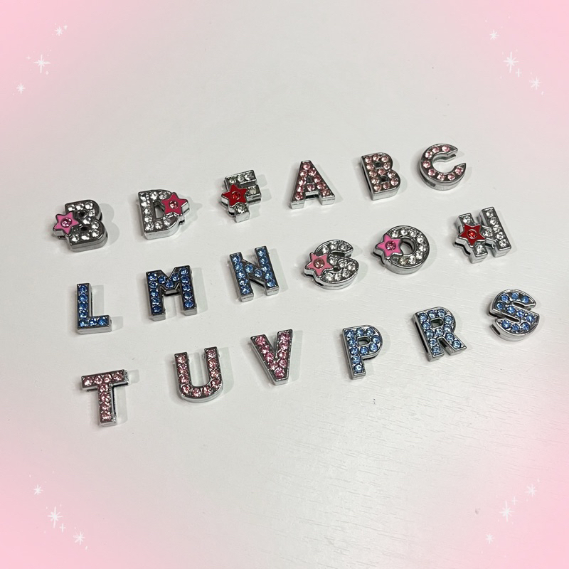 #3/2 *พร้อมส่ง* รวมจี้ตัวอักษร custom *อ่านรายละเอียดก่อนสั่ง*