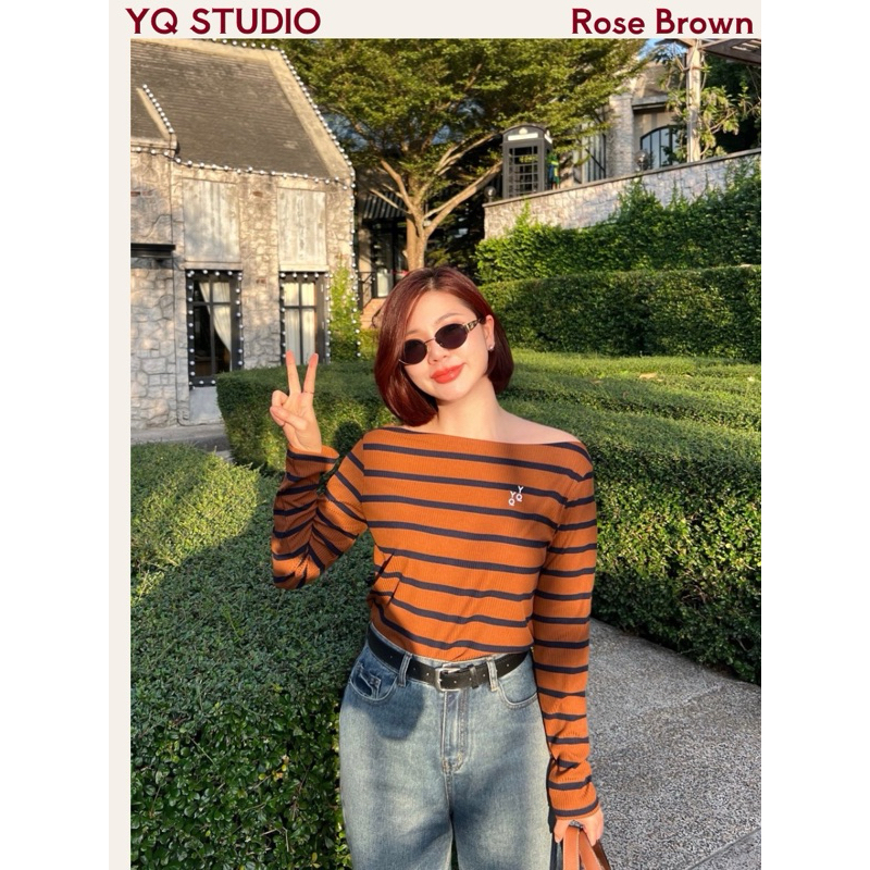 MG178 YQ KOREAN STUDIO เสื้อคอปาดลายริ้ว ปัก YQ