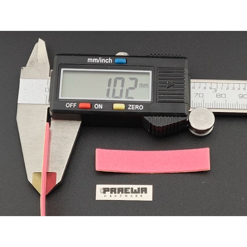 [1mm] เบรคชมพู ตัวโหด ตัดแบ่ง 10x50mm - Mini4wd Brake Sponge 1mm Red Custom Cut 10x50mm