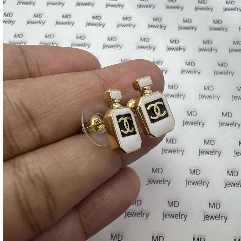 ต่างหูขวดน้ำหอม แบบใหม่ สีทอง พรีเมี่ยม ทองเหลือง ก้านเงิน925 ไม่แพ้ ไม่ลอก ไม่คัน