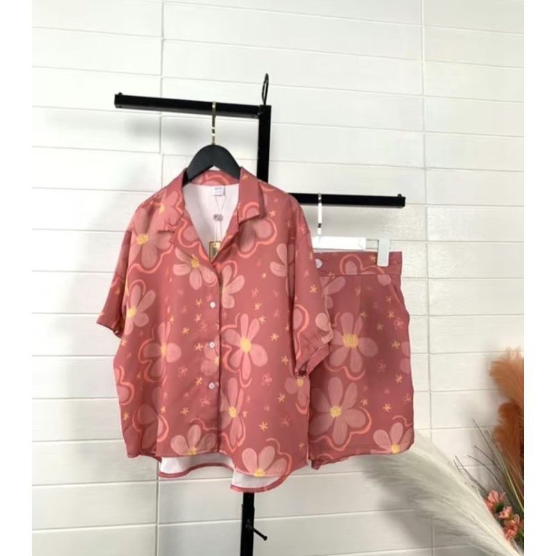 [Nifty Fifty]- ชุดเซ็ตผ้าพรีเมี่ยม เสื้อคอปกแขนสั้น+กางเกงขาสั้น ลายปริ้นดอกไม้สีสวย