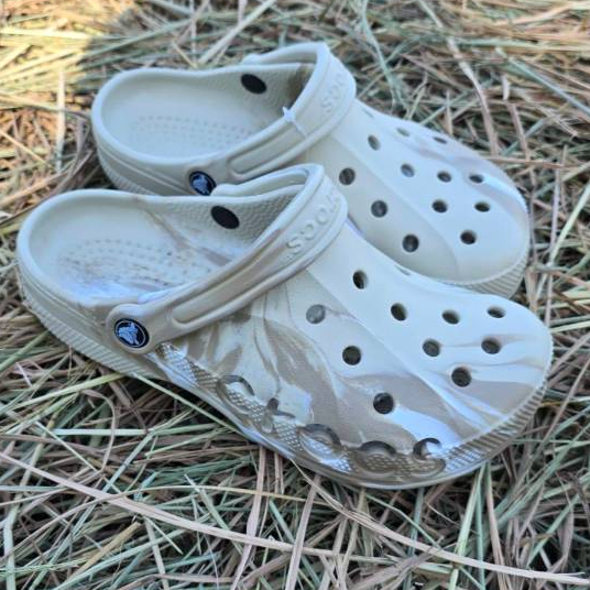 Free 2 Jibbitzs/Pair รองเท้า Classic Baya Crocs Clog หิ้วนอก ถูกกว่าshop✨(สินค้าพร้อมจัดส่งจากไทย)✨