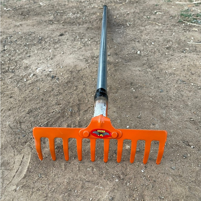 คราดพร้อมด้ามคราดเหล็ก คราดมือเสือ คราดเหล็ก 7 ฟัน คราดโกยหญ้า คราดโกยใบไม้ คราดด้ามเหล็ก