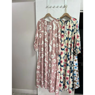 เดรสลำลอง มารีเมโกะ oversized รุ่น Flowers  ผ้าไหมอิตาลี่พิมพ์ลาย