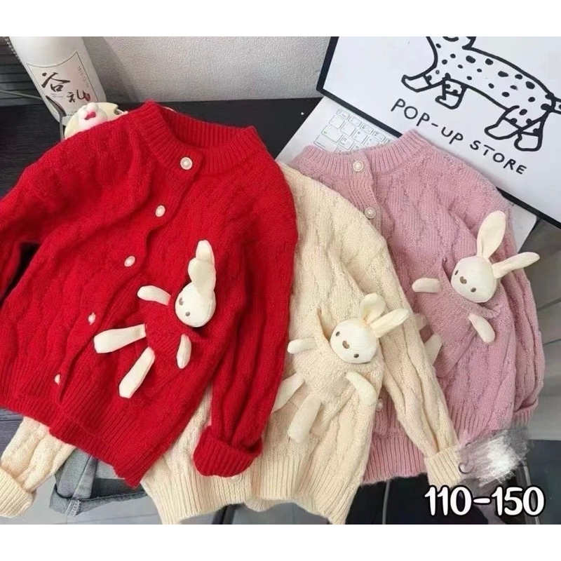 Oxy shop (พร้อมส่ง )เสื้อไหมพรมเด็ก เสื้อสเวตเตอร์คาร์ดิแกนสำหรับเด็กผู้หญิง สไตล์เกาหลี ดีไซน์กระต่ายสามมิติ