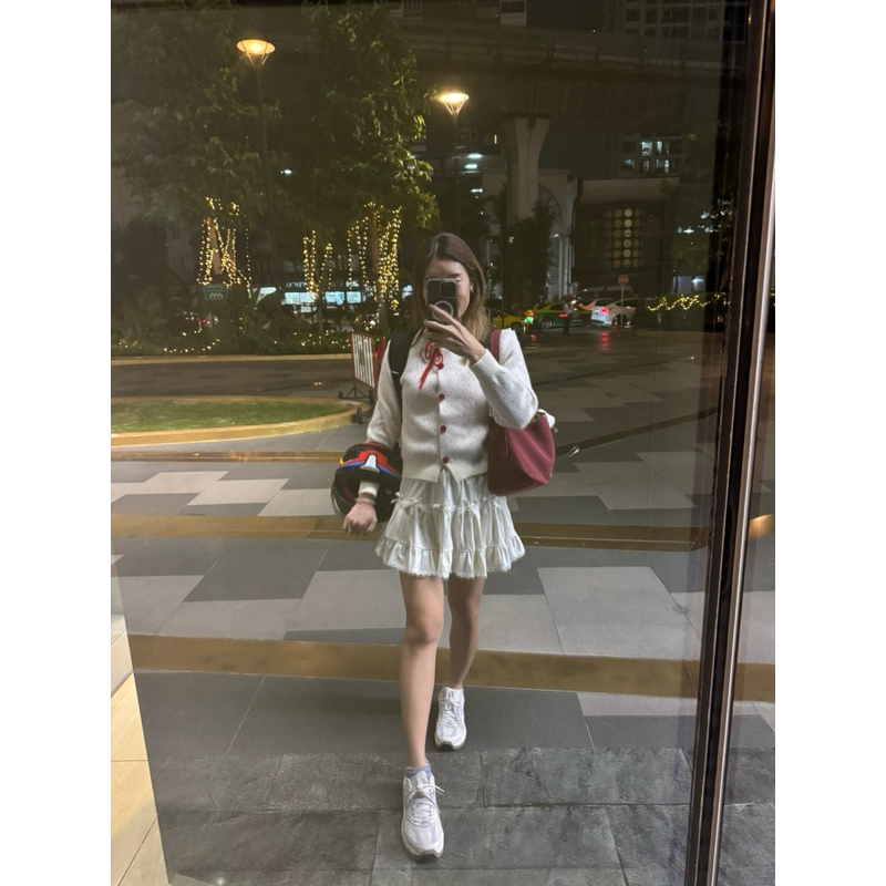 RIKA - คาร์ดิแกนลายจุดหัวใจ แต่งกระดุมโบว์แดงกำมะหยี่