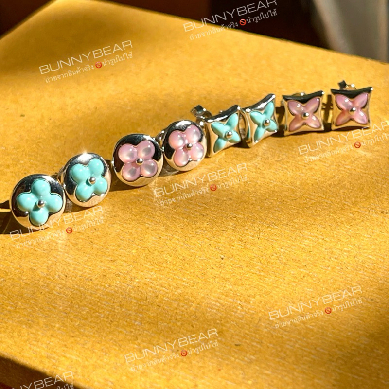ต่างหู L•V BLOSSOM SUN STAR งานHIEND ปั้มด้านหลัง ขนาด1CM