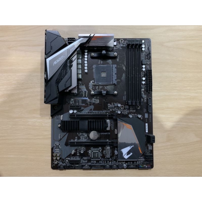 GIGABYTE B450 AORUS ELITE