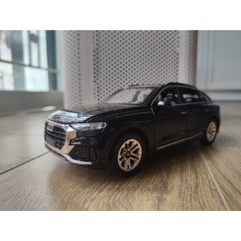 Audi Q8 โมเดลรถเหล็ก Audi Q8 Scale 1:24