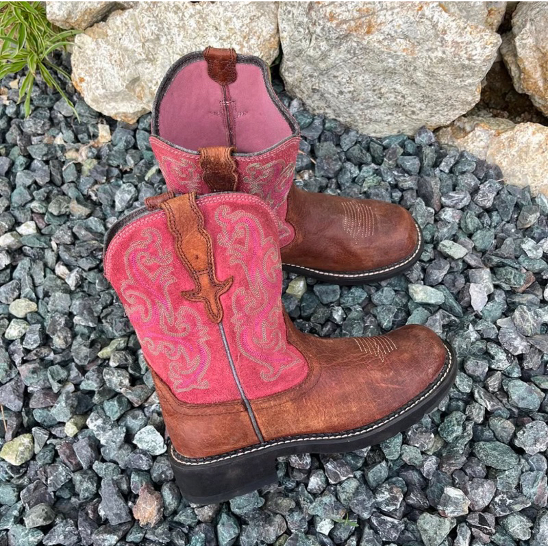 รองเท้าบู๊ทหนังคาวบอยของariat สีน้ำตาลปลายชมพู ไซต์40