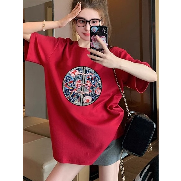 เสื้อยืดผู้หญิงผ้าฝ้ายแท้แขนสั้นสีแดงสไตล์ใหม่ 2025