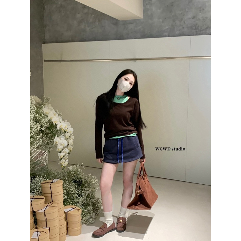 1047 WG.WE mini skort (430฿) กระโปรงกางเกงสั้น เอวสม็อก งานสวย มีเชือกรูดผูกเอว น่ารักมาก มีกระเป๋าข้าง ซับในกางเกง - รูปที่ 4