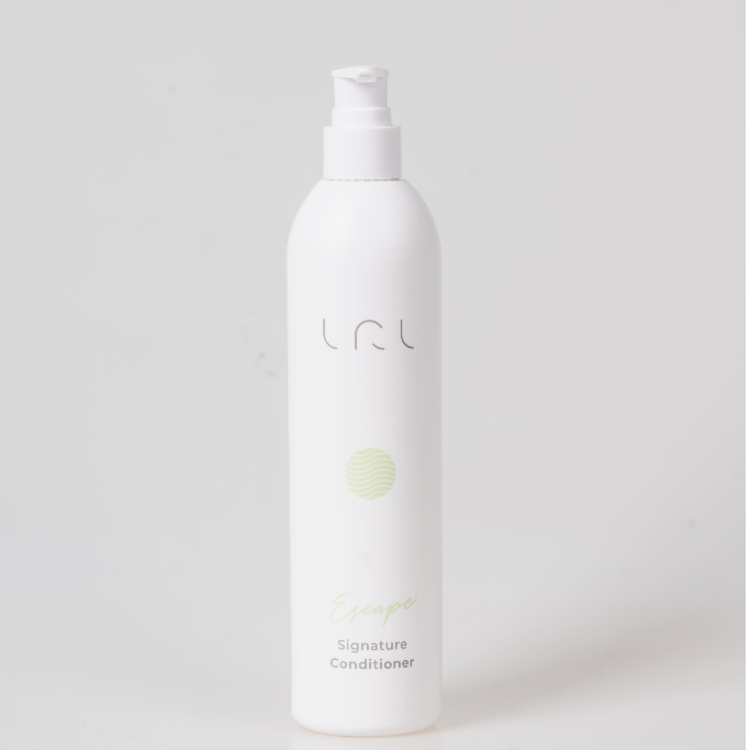 LRL Escape Signature Conditioner 360 ml. [Exp.09/2026]