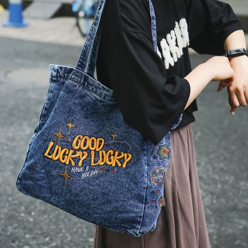 กระเป๋าสะพายข้าง groovy bag