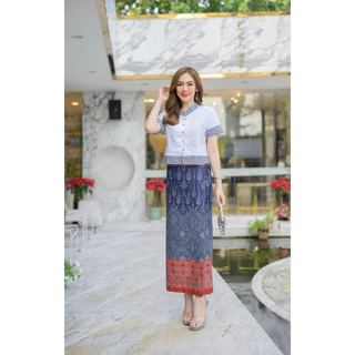 เสื้อพื้นเมืองแขนสั้นผู้หญิง แต่งผ้าลาย