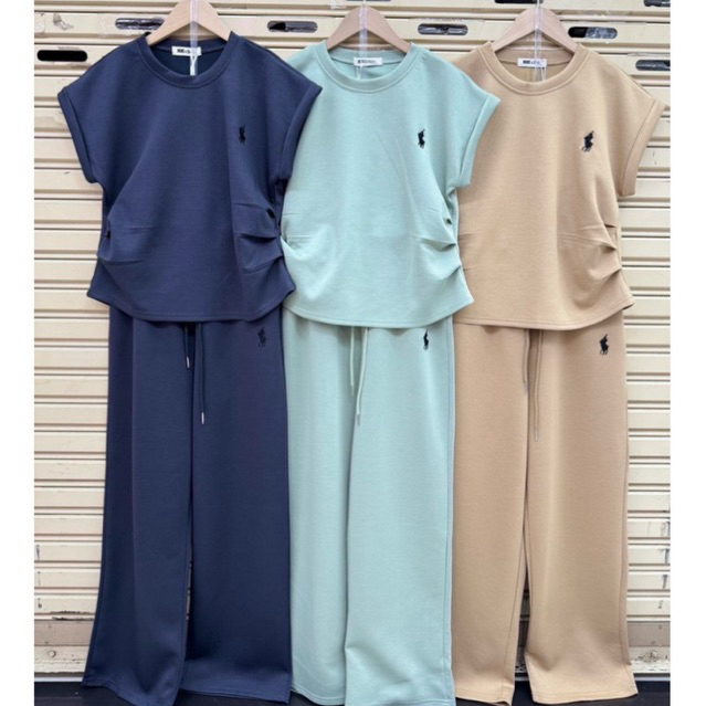 BC(2130)- ชุดเซทขายาว เสื้อแขนเบิ้ลย่นเอว (ปักรูปม้า) ผ้าคอตตอนนาโน ผ้านุ่มเด้งใส่สบาย **งานนำเข้า**