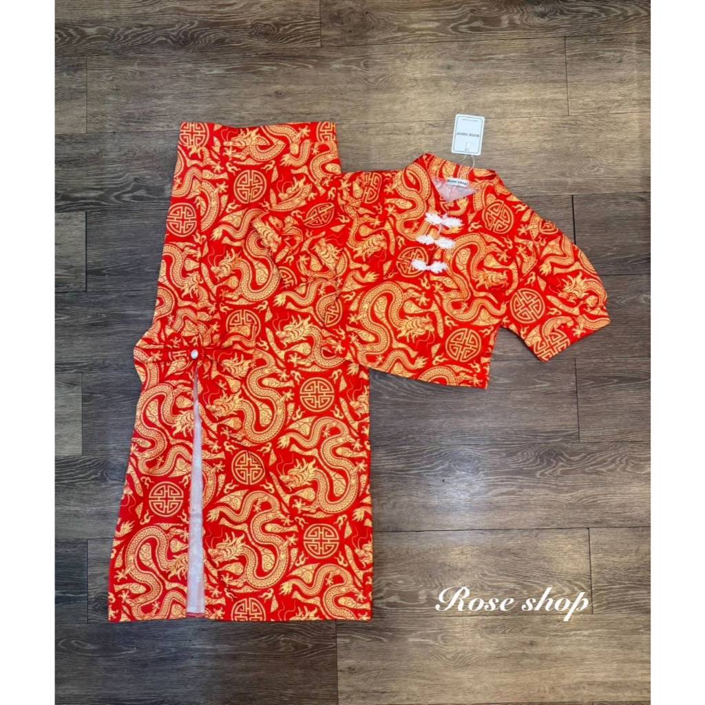 BS3493 ชุดเซต 2 ชิ้น ได้ทั้งเสื้อและกระโปรง เอวสม็อคหลัง ผ่าข้าง ติดโบ น่ารักมากๆ เนื้อผ้าต่วนไม่หนานะคะ --นางแบบใส่ง