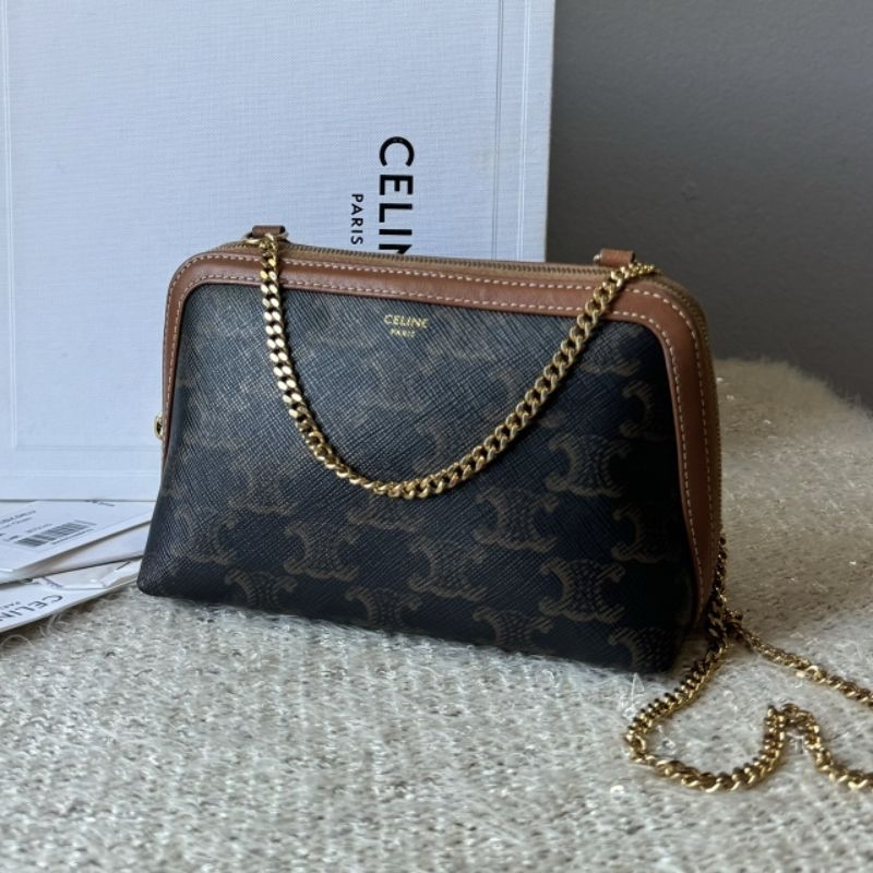 👜กระเป๋าCELINE ซีลีน clutch with chain สีtan 2021ใบนี้สภาพใช้งานทั่วไปค่า ทรงยังดีค่า📌รอเช็คสต๊อก